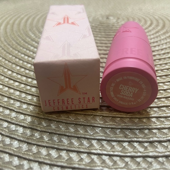 Cherry Soda Velvet Trap Lipstick Jeffree Star Cosmetics NWT - Picture 2 of 2
